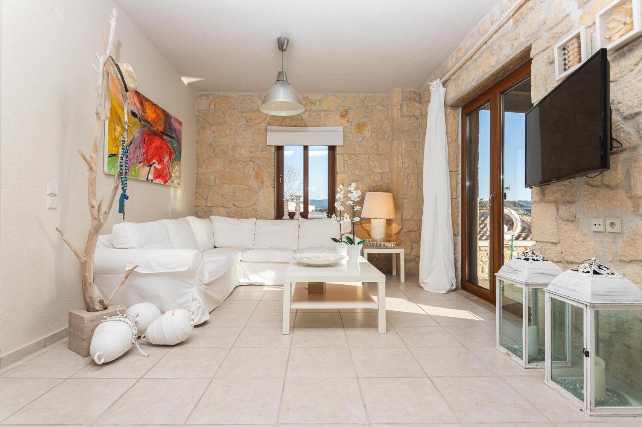 Pure White Suite Elani Siviri Ngoại thất bức ảnh
